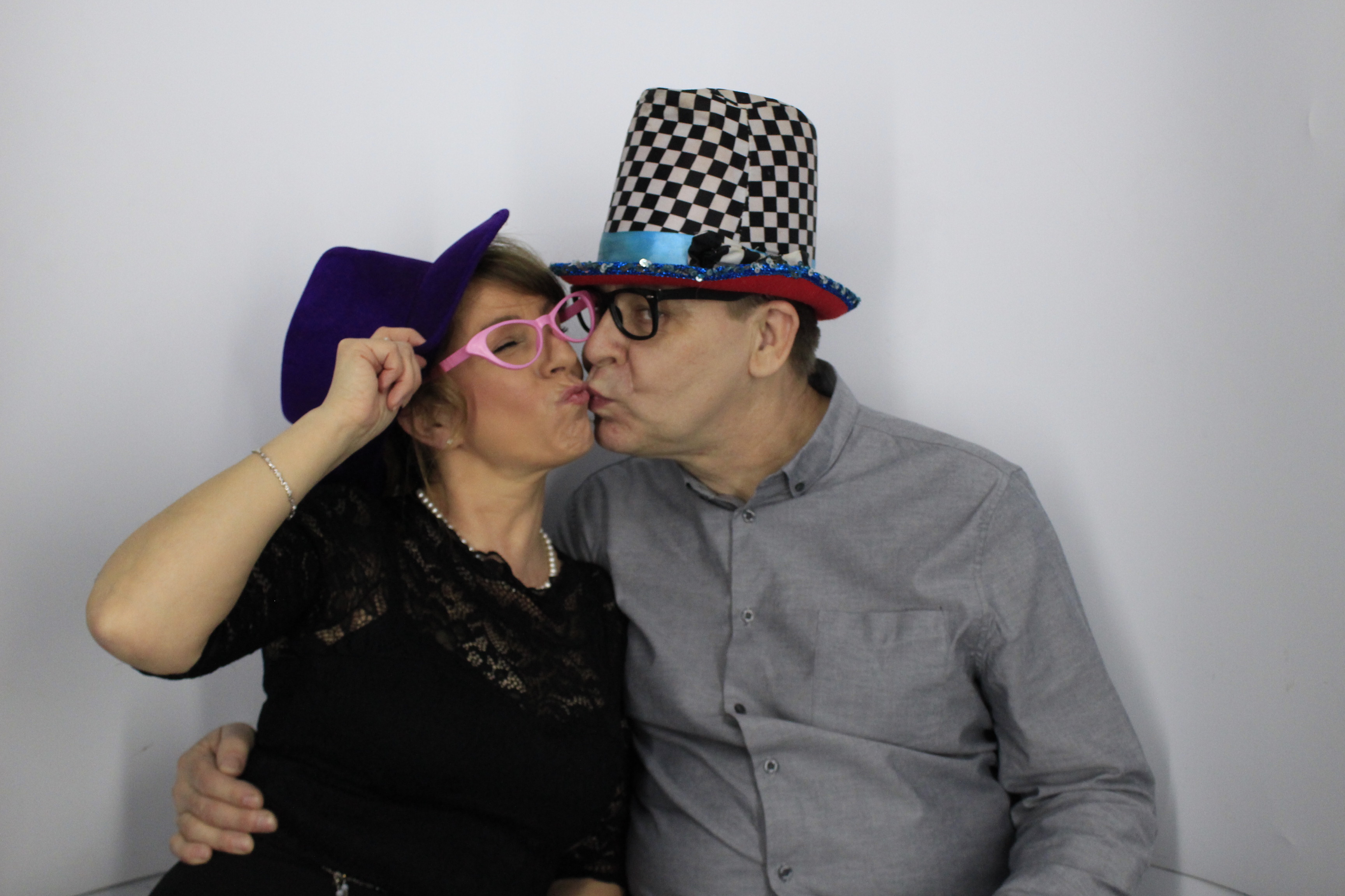 Darren and sarah’s 40th birthday celebration | View more photos from the event at gallery.myphotoboothexperience.co.uk/u/MyPhotoBoothExperienceLtd/Darren-and-sarah’s-40th-birthday-celebration